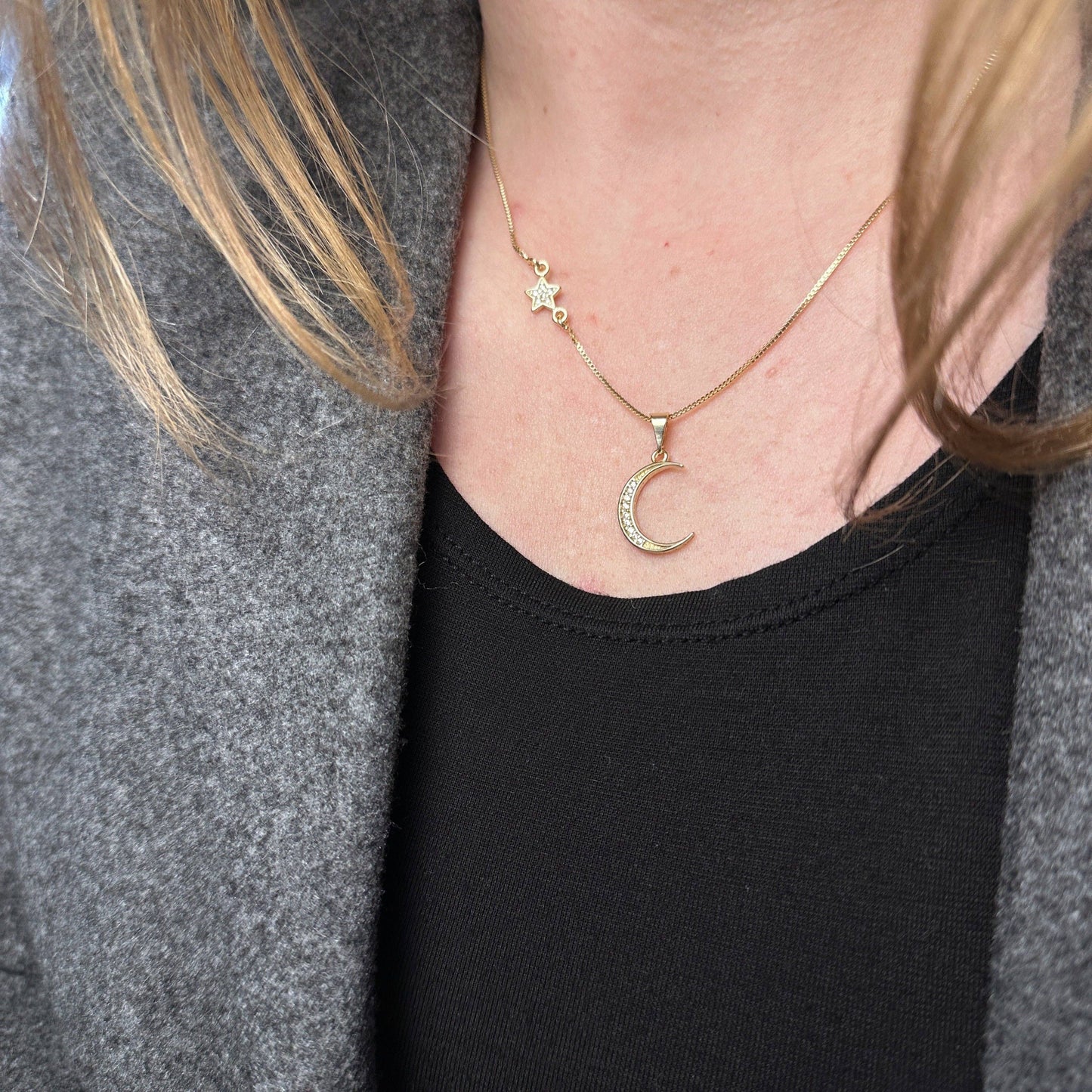 Collier lune et étoile en or 18 carats