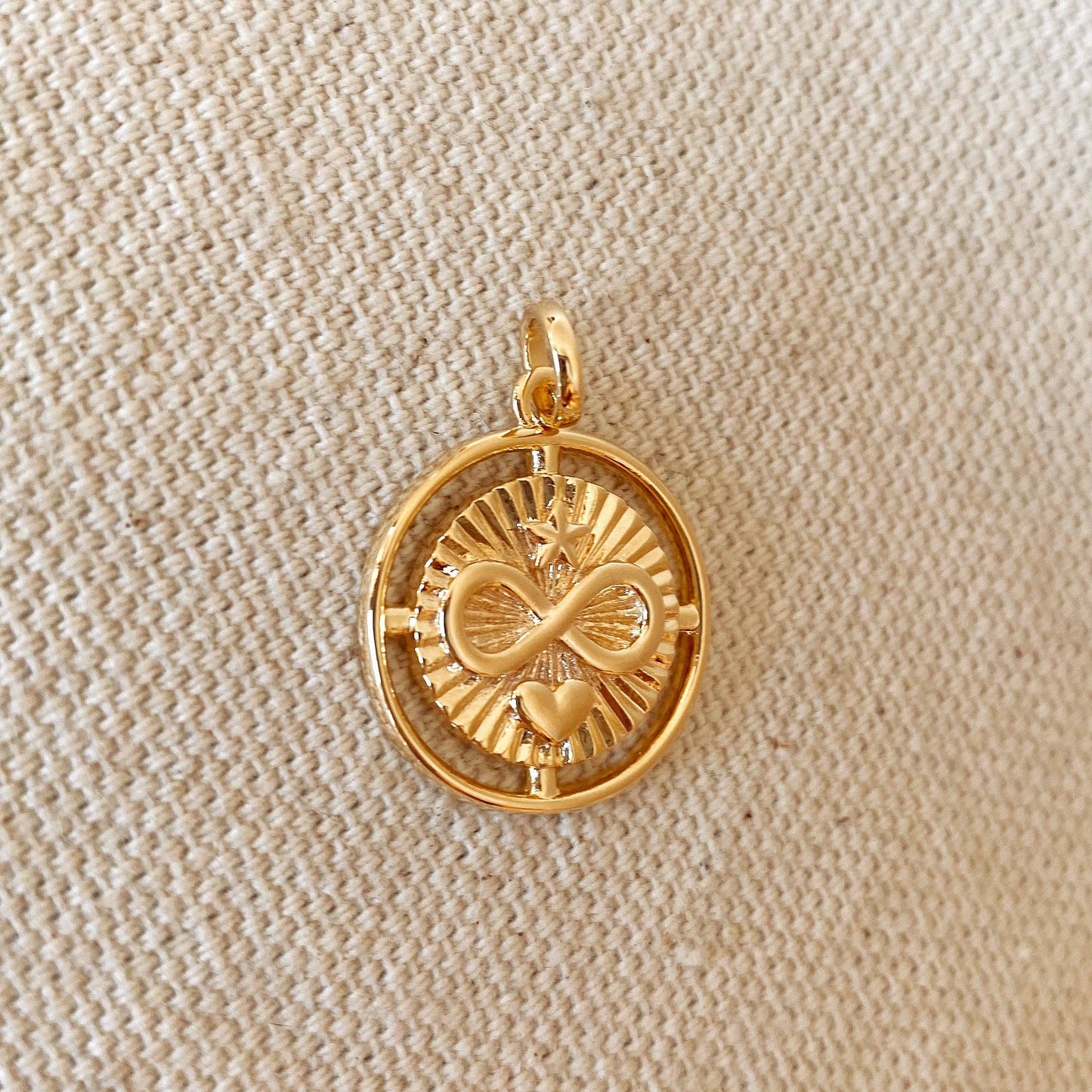 Collier avec breloque amour infini en or rempli 18 carats