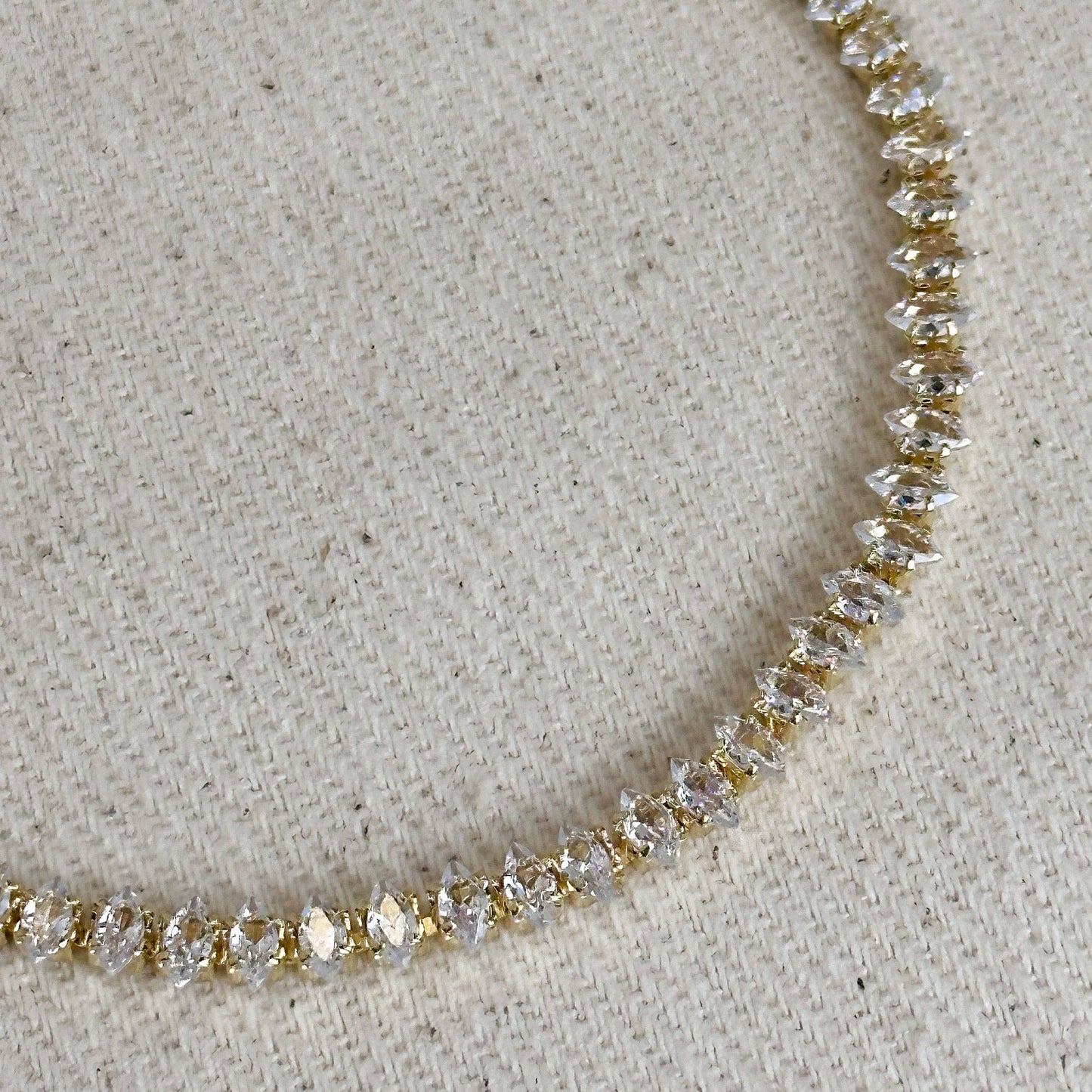 Bracelet de tennis Marquise de 4 mm rempli d'or 18 carats