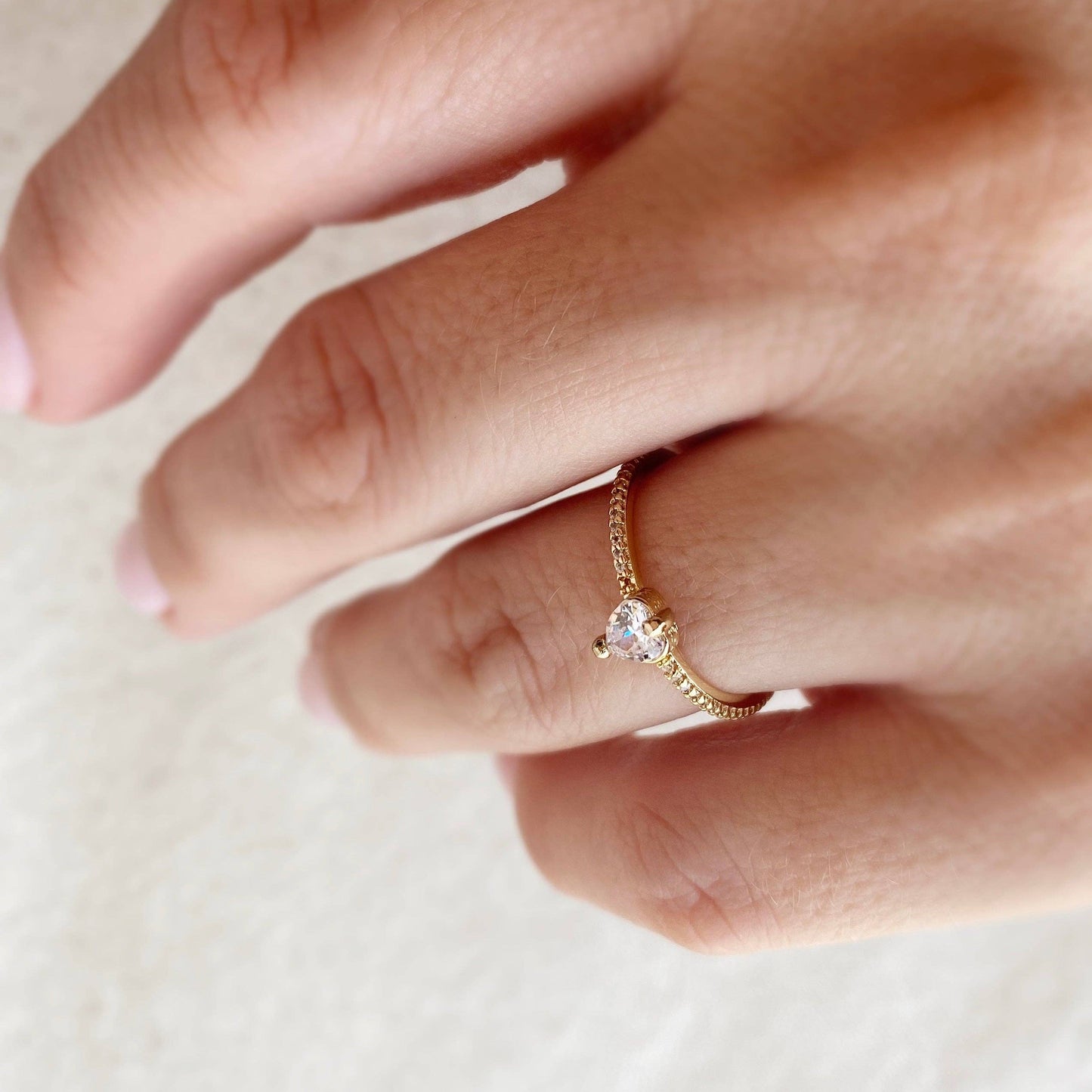 Bague empilable en forme de mini-cœur vintage en or rempli 18 carats