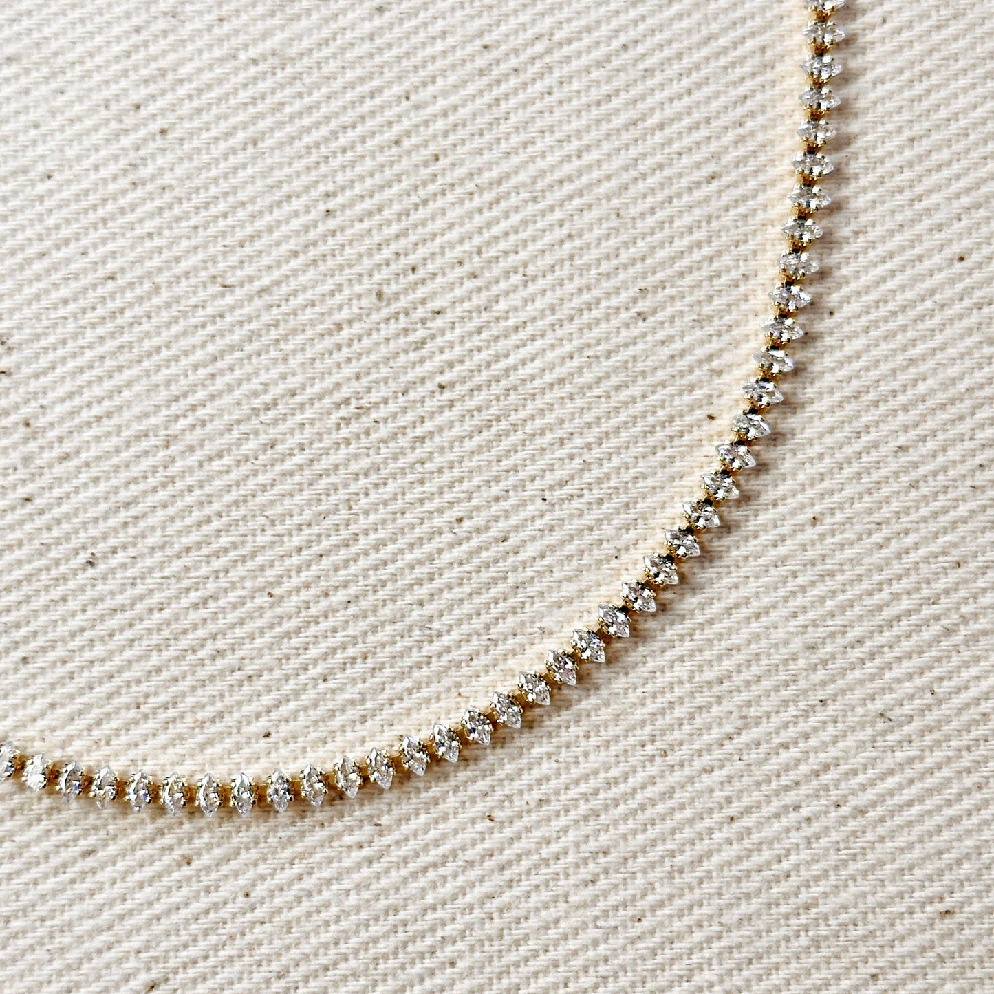 Collier de tennis Marquise rempli en or 18 carats