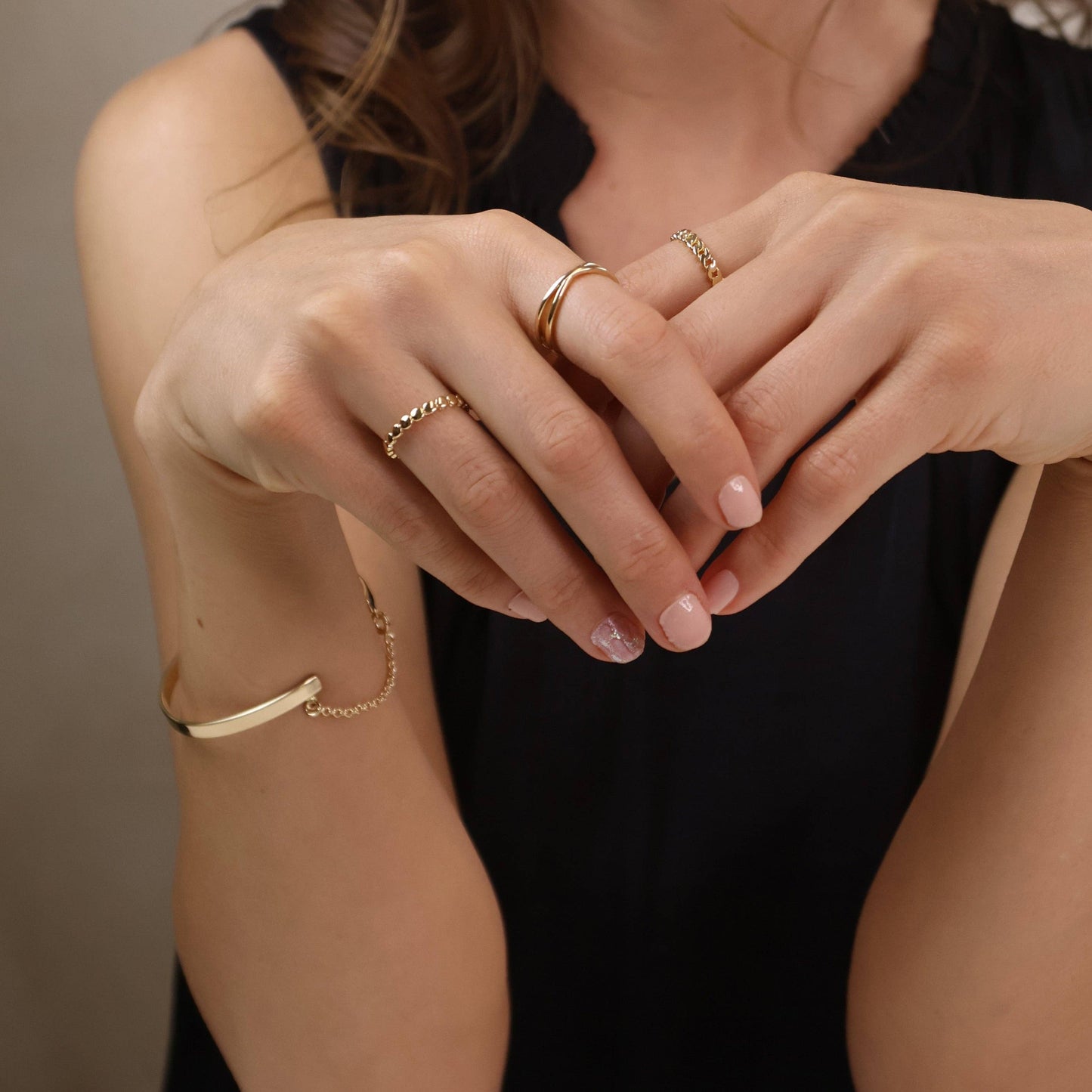 Bague à bande plate perlée en or rempli 18k