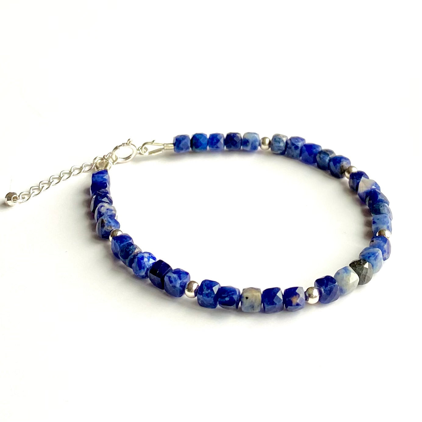 Bracelet fin en lapis-lazuli et argent