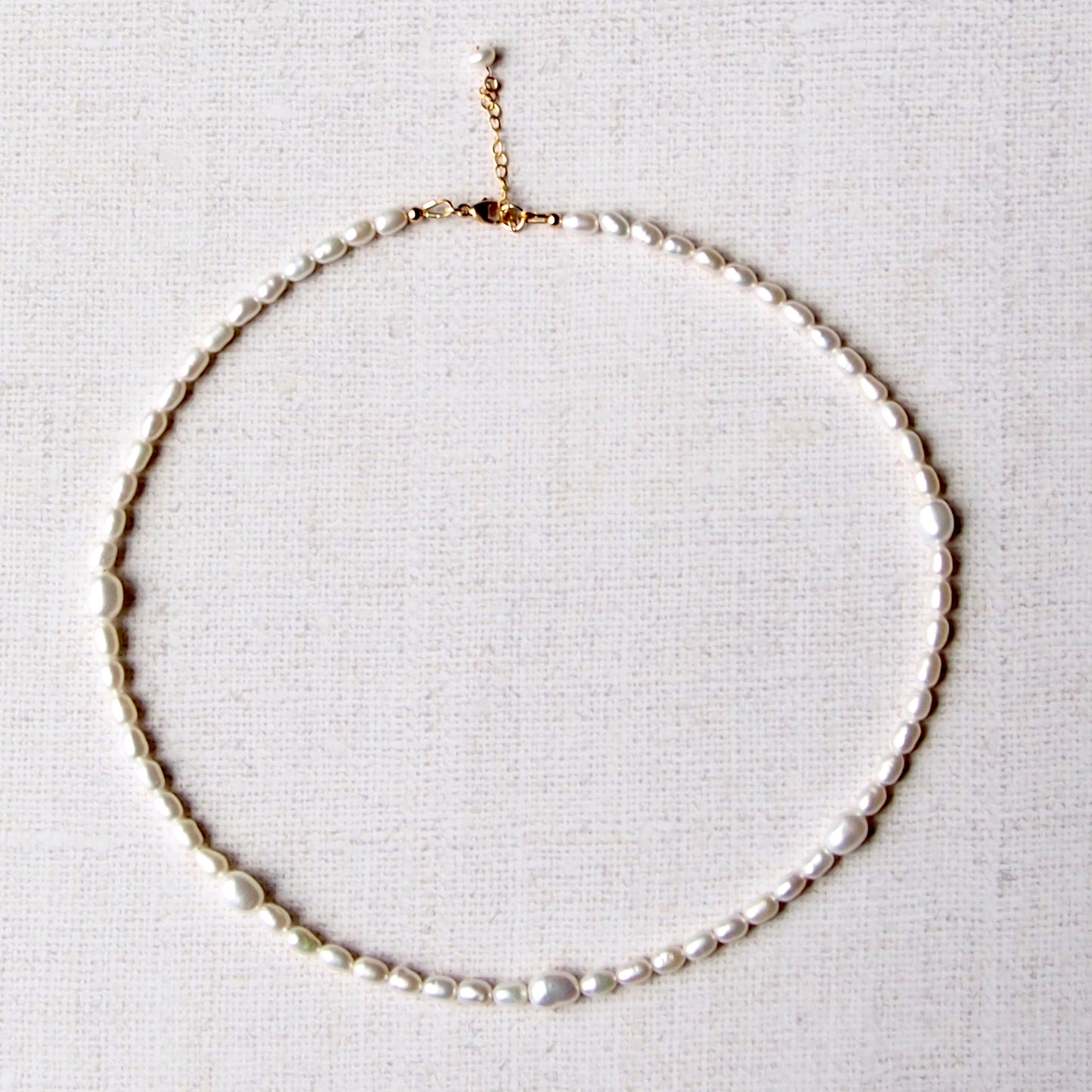 Collier de perles d'eau douce 4-6 mm et or