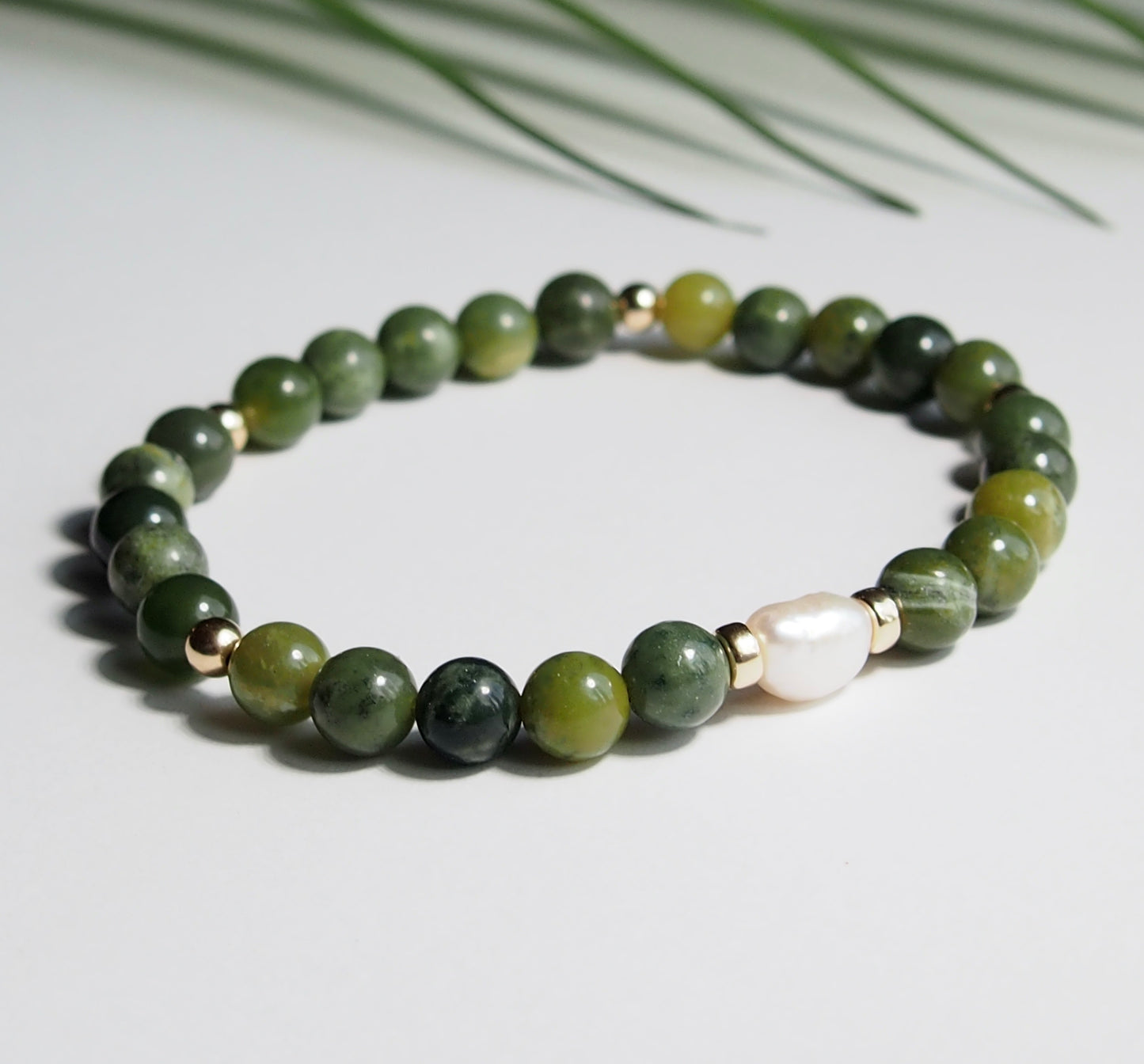 Bracelet en jade, or et perle