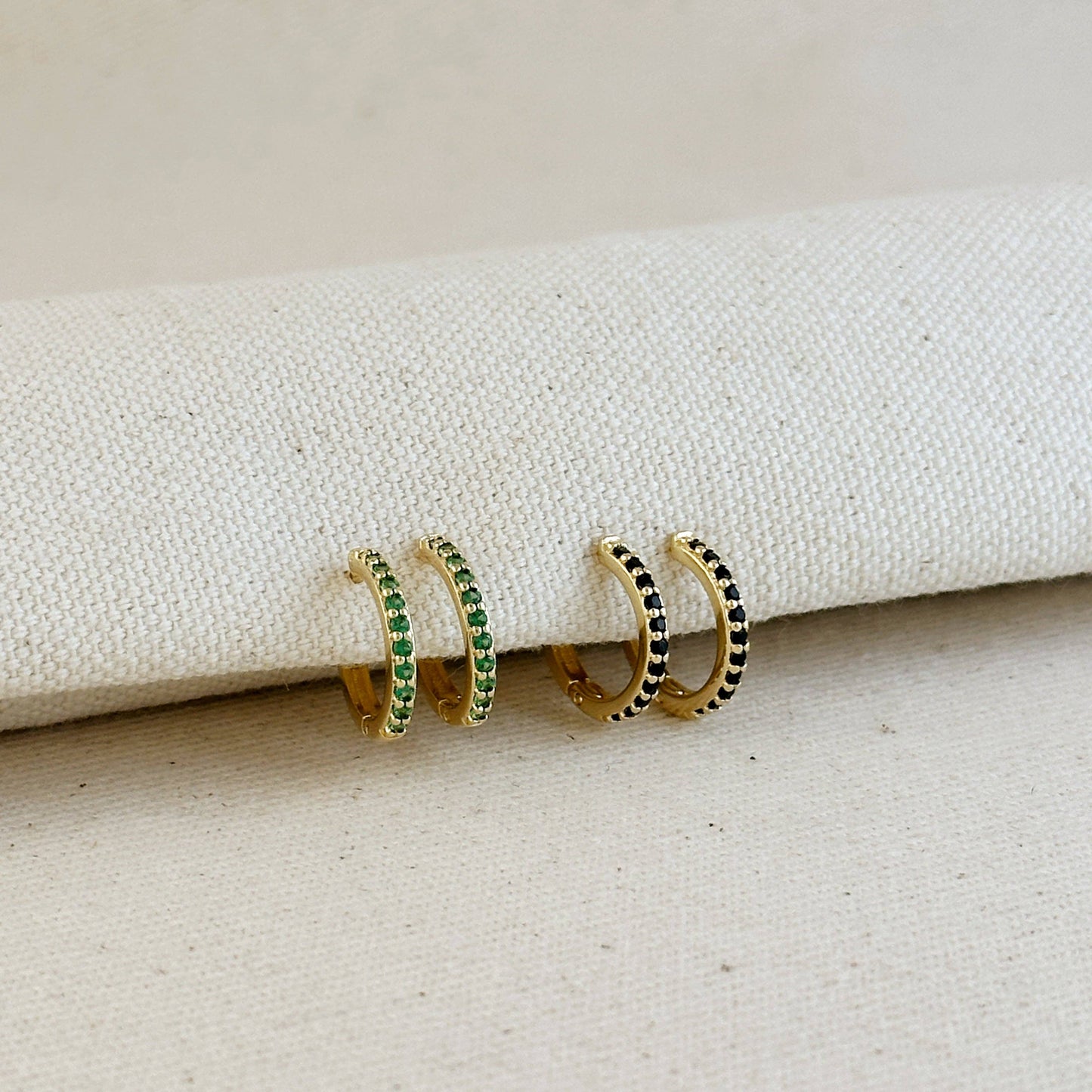 Boucles d'oreilles créoles en or rempli 18k avec zircons cubiques colorés