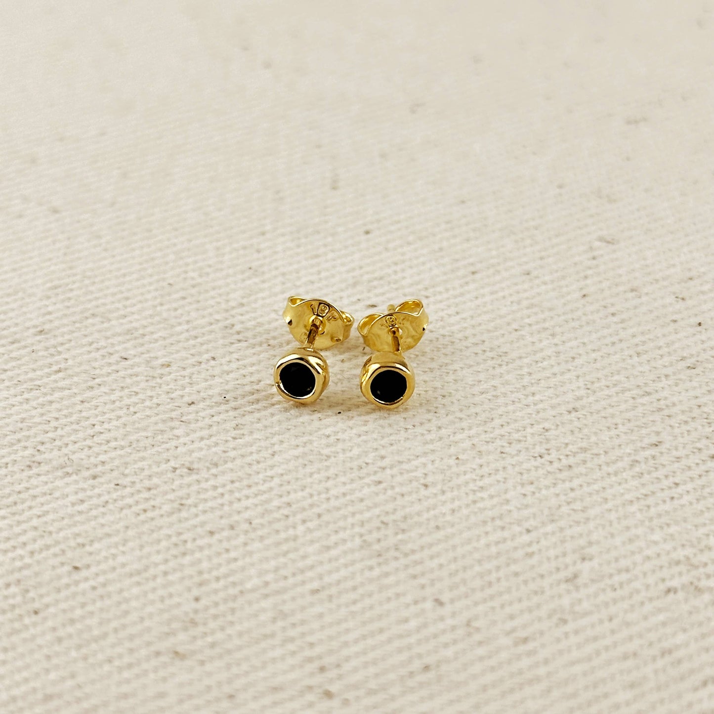 Boucles d'oreilles clous serti rond 4 mm