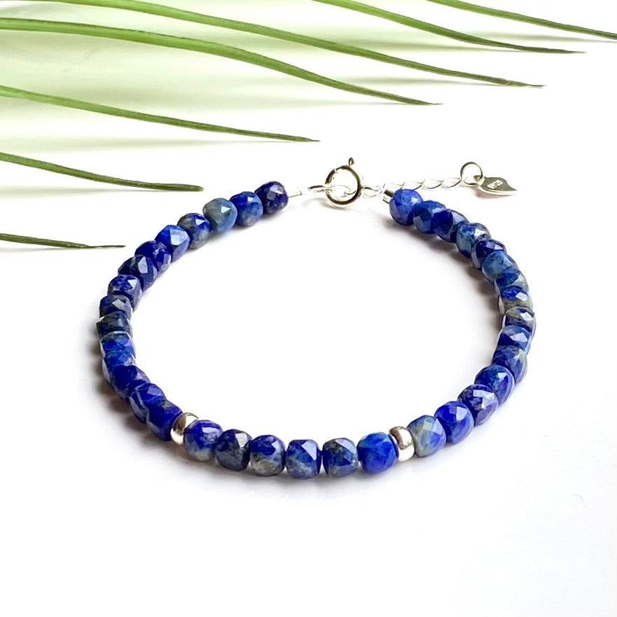 Fine lapis lazuli and silver bracelet