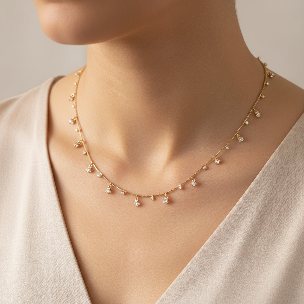 Collier étincelant rempli d'or 18 carats