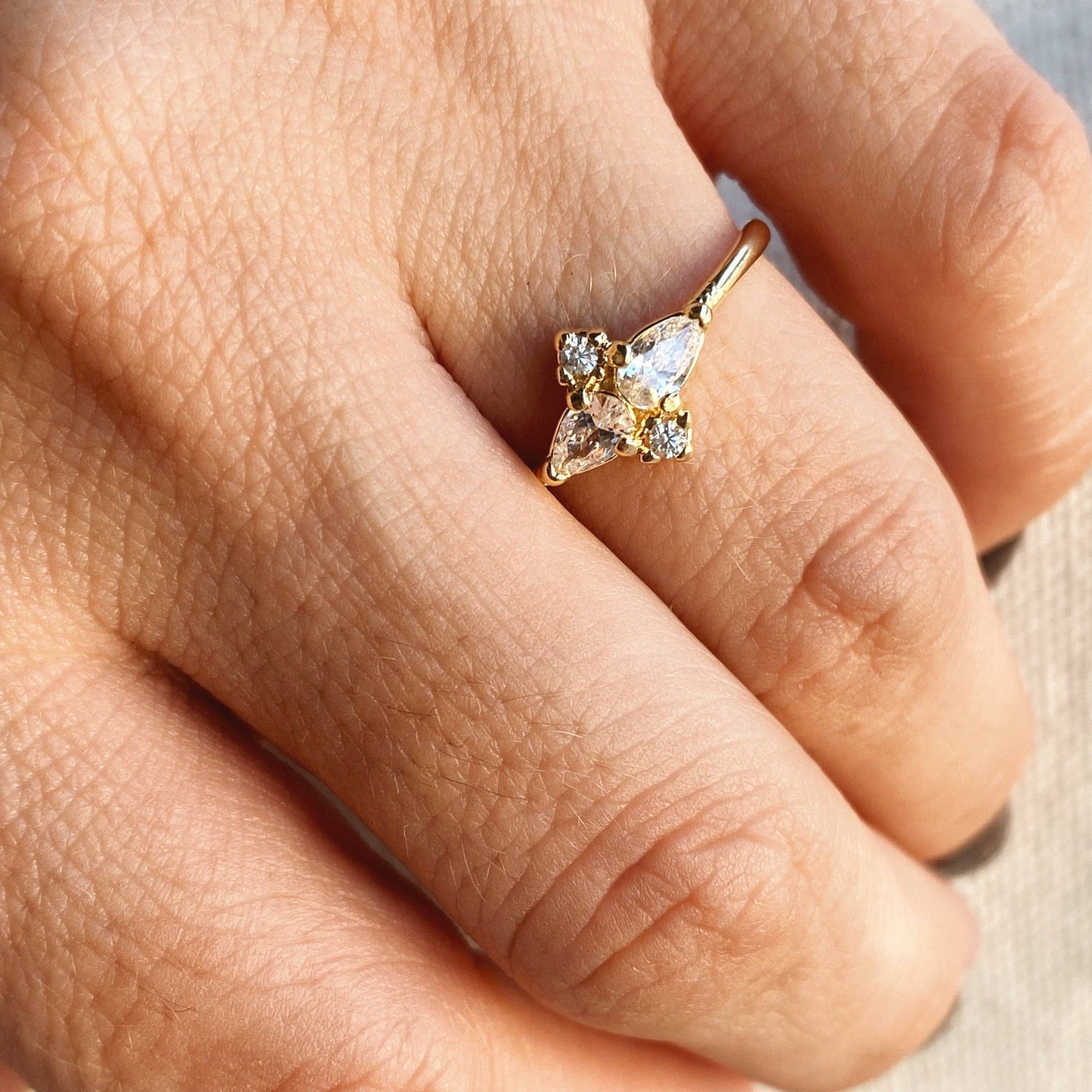 Bague en zircone cubique vintage remplie d'or 18 carats