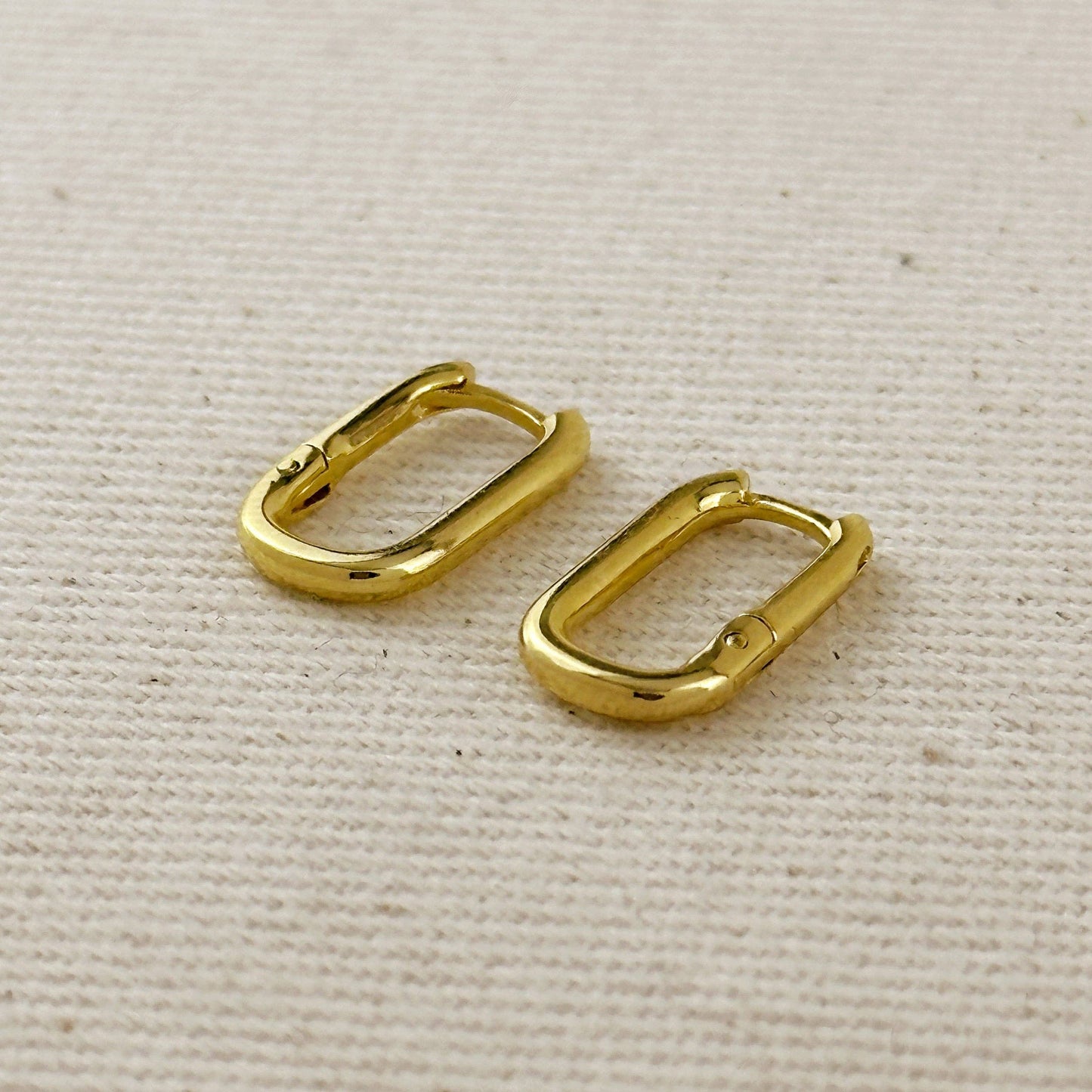 Boucles d'oreilles rectangulaires polies à cliquet
