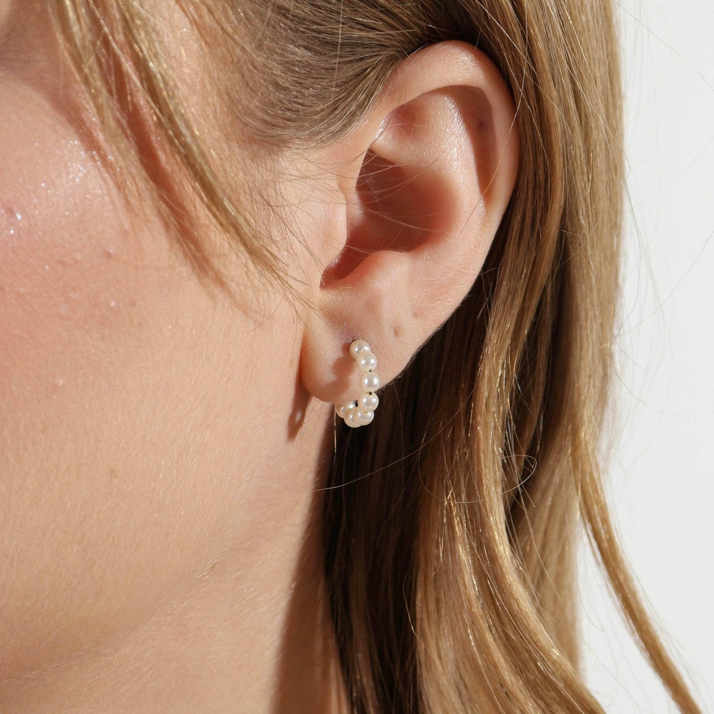 Boucles d'oreilles perles en forme de C de 15 mm en or rempli de 18 carats