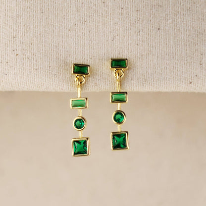 Boucle d'oreille à formes pendantes vert émeraude en or rempli 18 carats