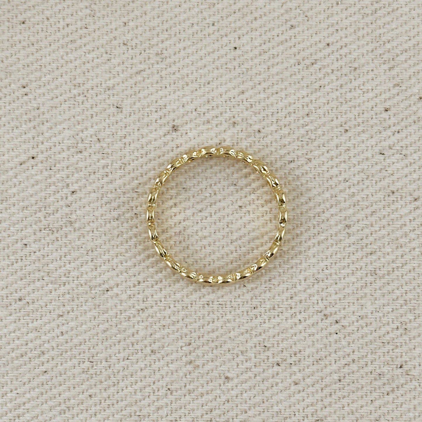 Bague à bande plate perlée en or rempli 18k
