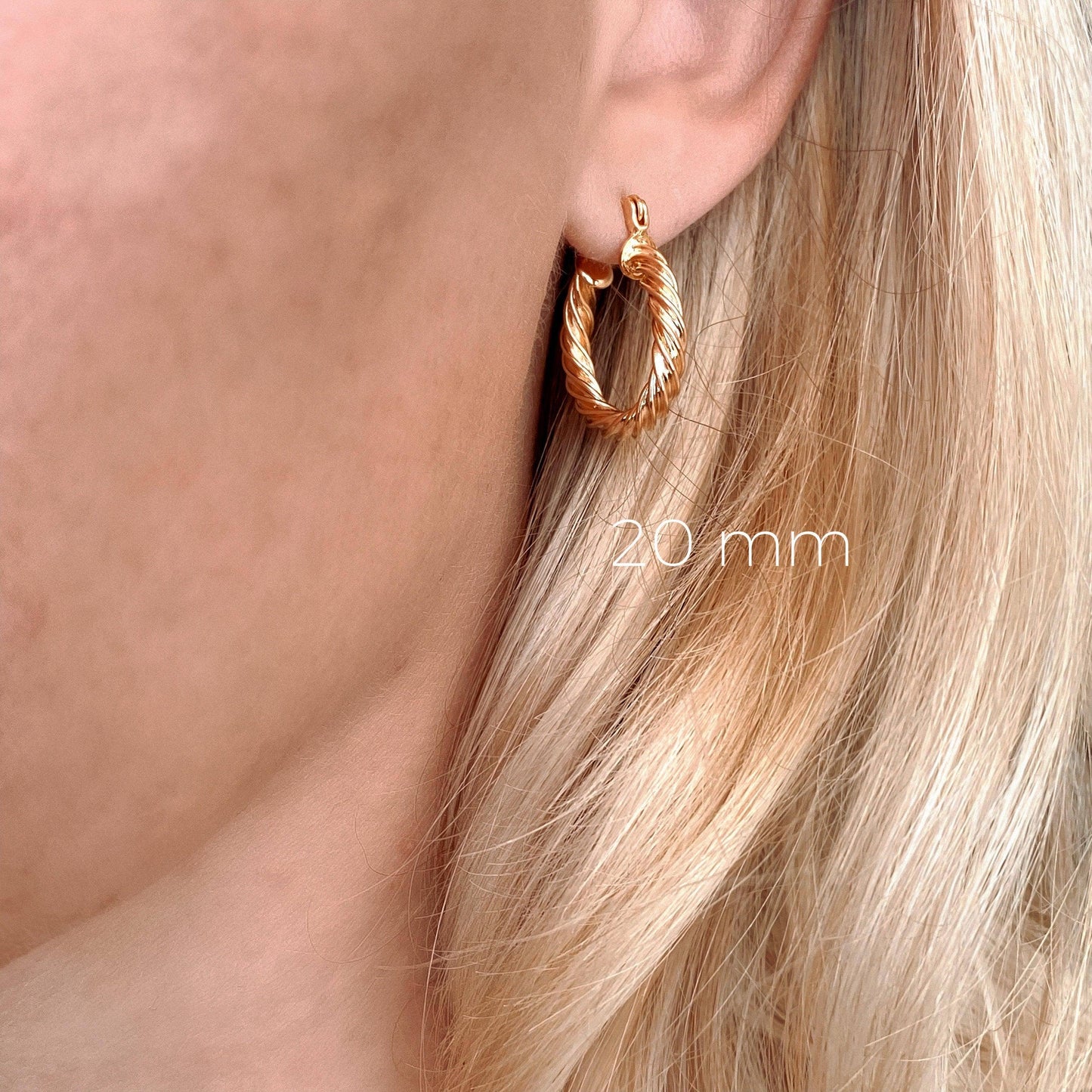 Boucles d'oreilles créoles torsadées plaquées à l'or 18K 15 mm