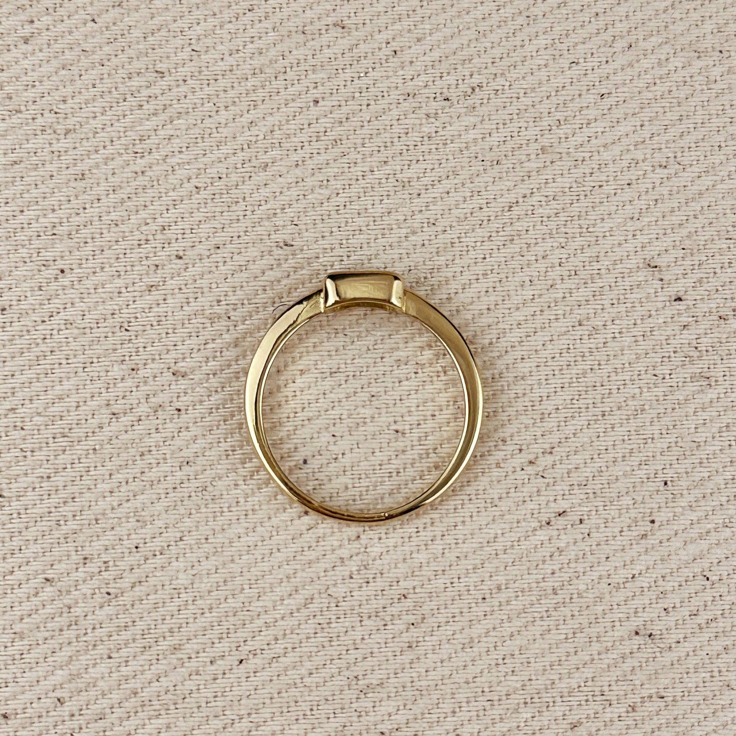 Bague solitaire rectangulaire avec zircon cubique noir