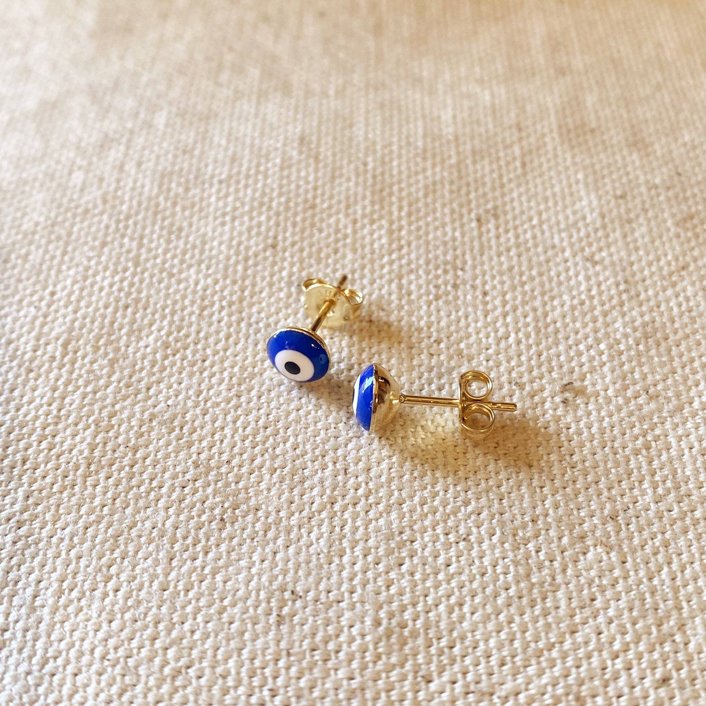 Clous d'oreilles protection contre le mauvais oeil.