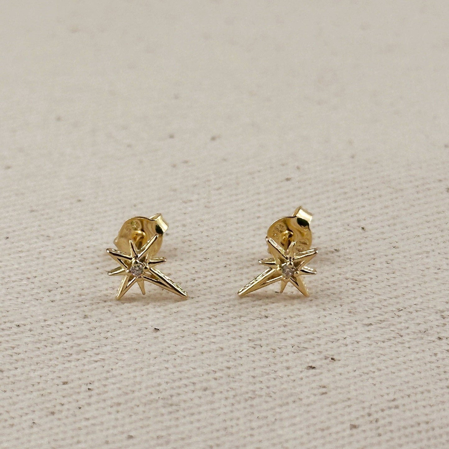 Clous d'oreilles Starburst en or 18 carats