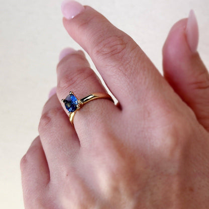 Bague solitaire bleu royal en or rempli 18 carats