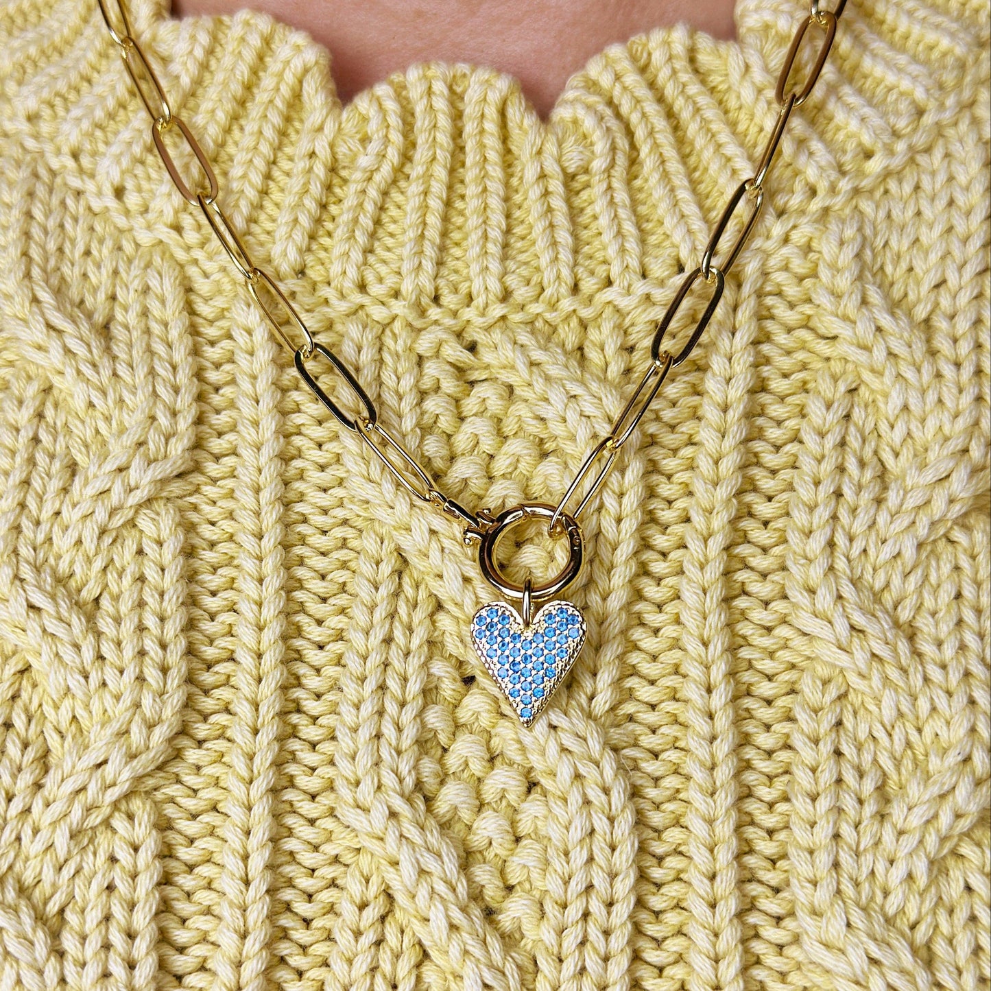 Pendentif cœur en or rempli 18K avec zircone cubique colorée