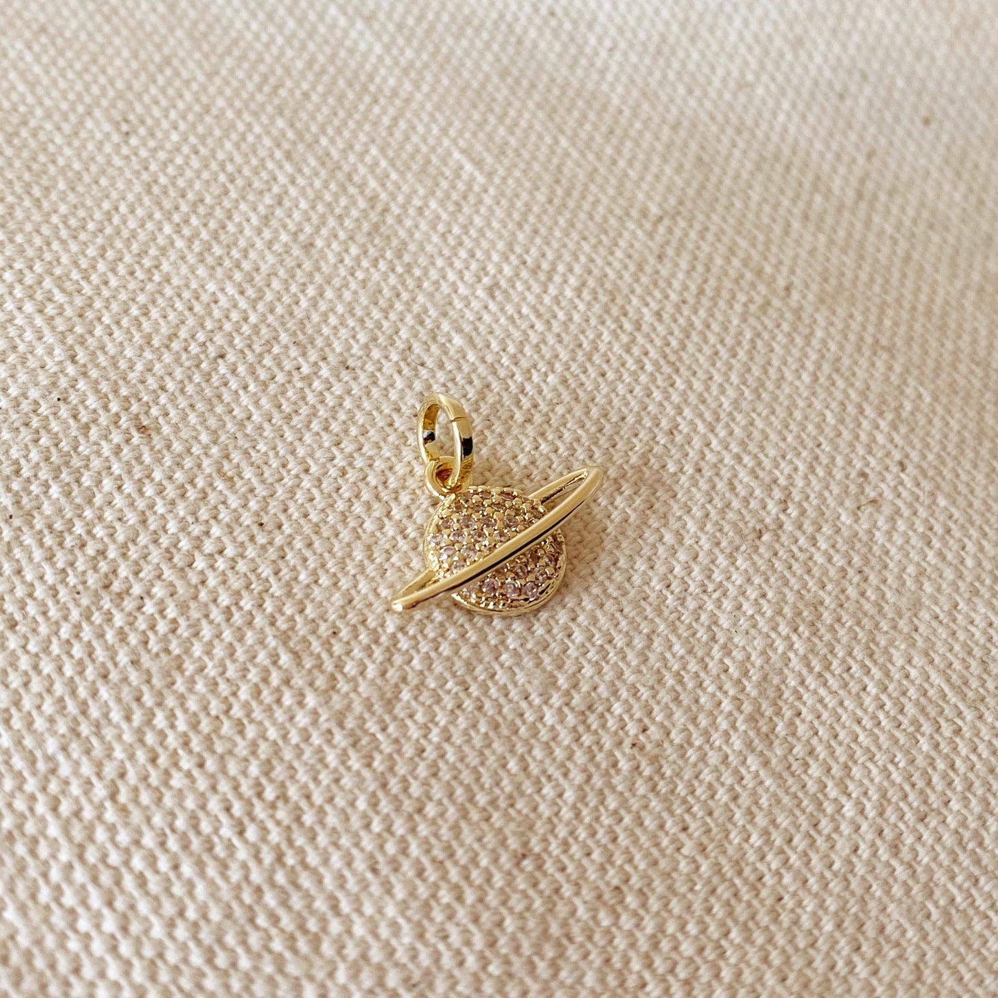 Collier avec pendentif Saturne en or rempli