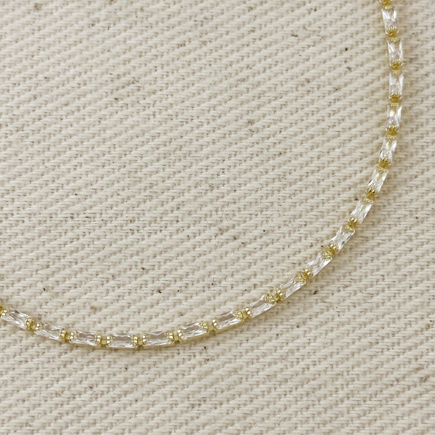 Bracelet de tennis baguette en or 18 carats de 1,5 mm en zircone cubique