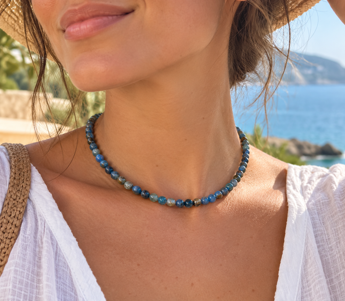 Collier en cyanite de 6 mm