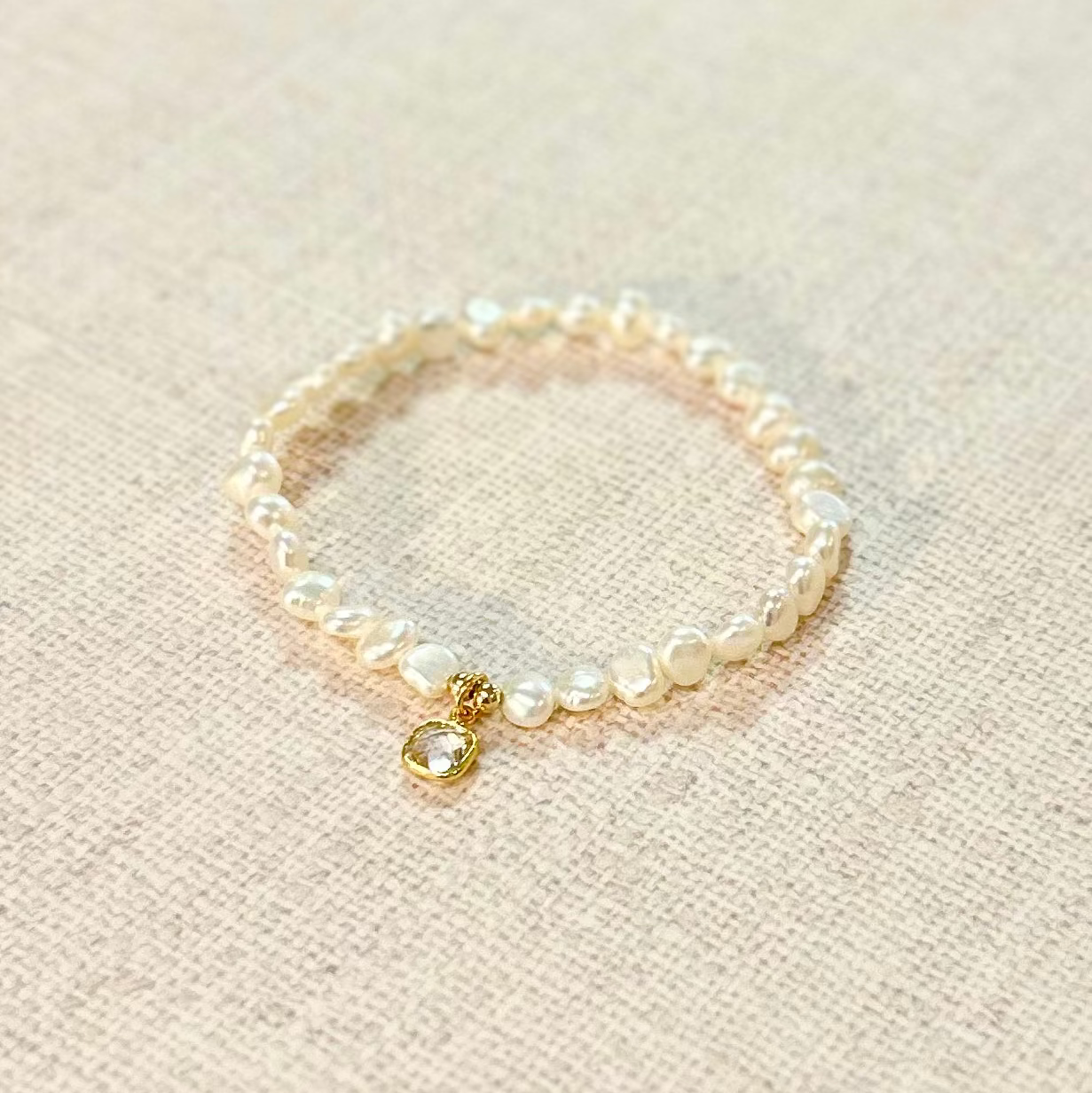 Bracelet en perles d'eau douce Keishi et crystal.