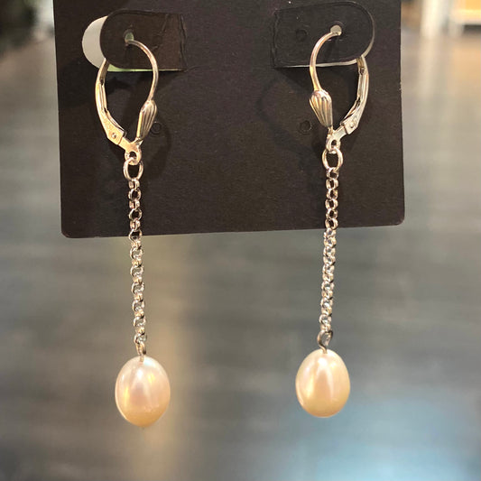 Boucles d'oreilles argent et perle d'eau douce véritable.