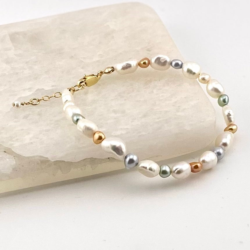 Bracelet en perles baroques de couleur