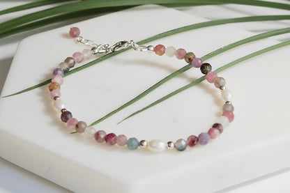 Bracelet fin avec perles et tourmaline de 4mm
