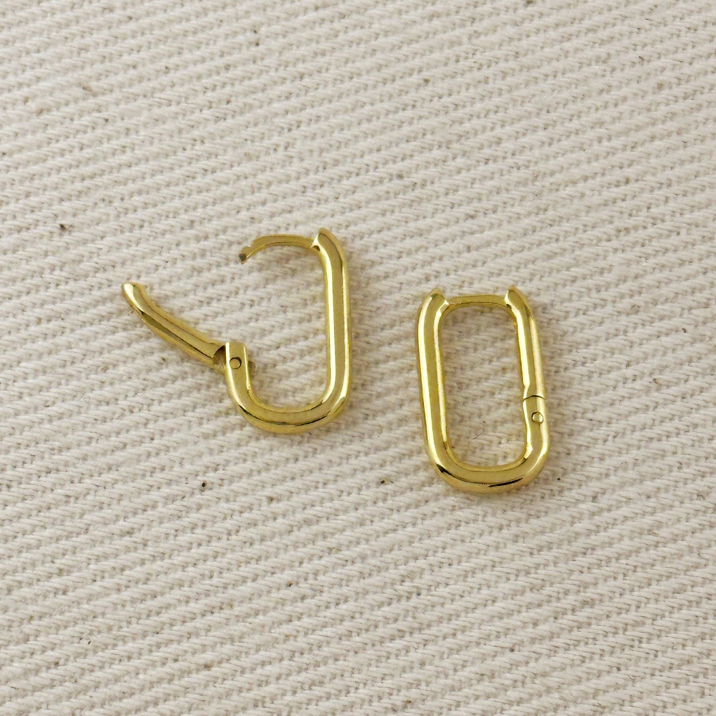 Boucles d'oreilles rectangulaires polies à cliquet