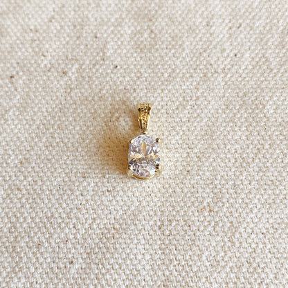 Collier avec chaine figaro et pendentif ovale en zircon cubique