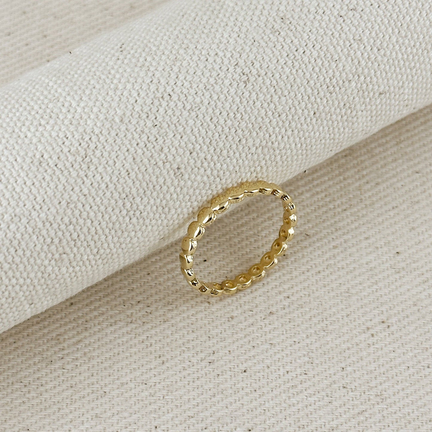 Bague à bande plate perlée en or rempli 18k