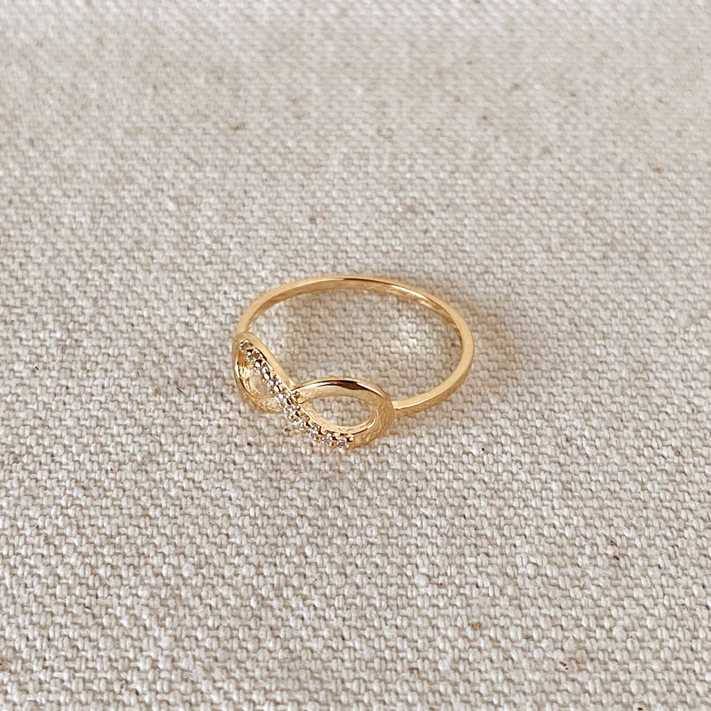Bague délicate Infinity en or rempli 18 carats