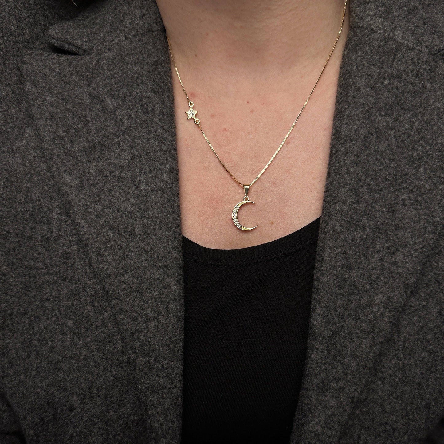 Collier lune et étoile en or 18 carats