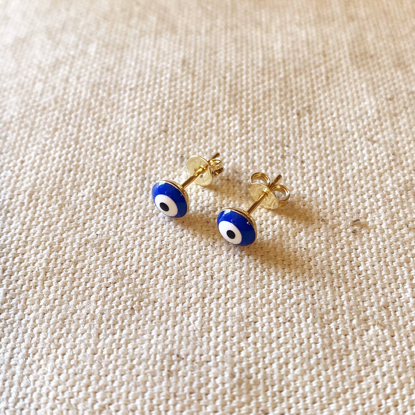Clous d'oreilles protection contre le mauvais oeil.