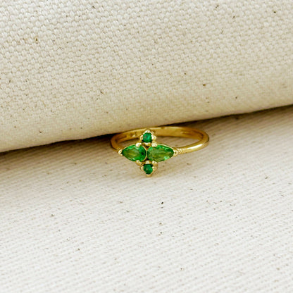 Bague en zircone cubique en forme de fleur vintage.