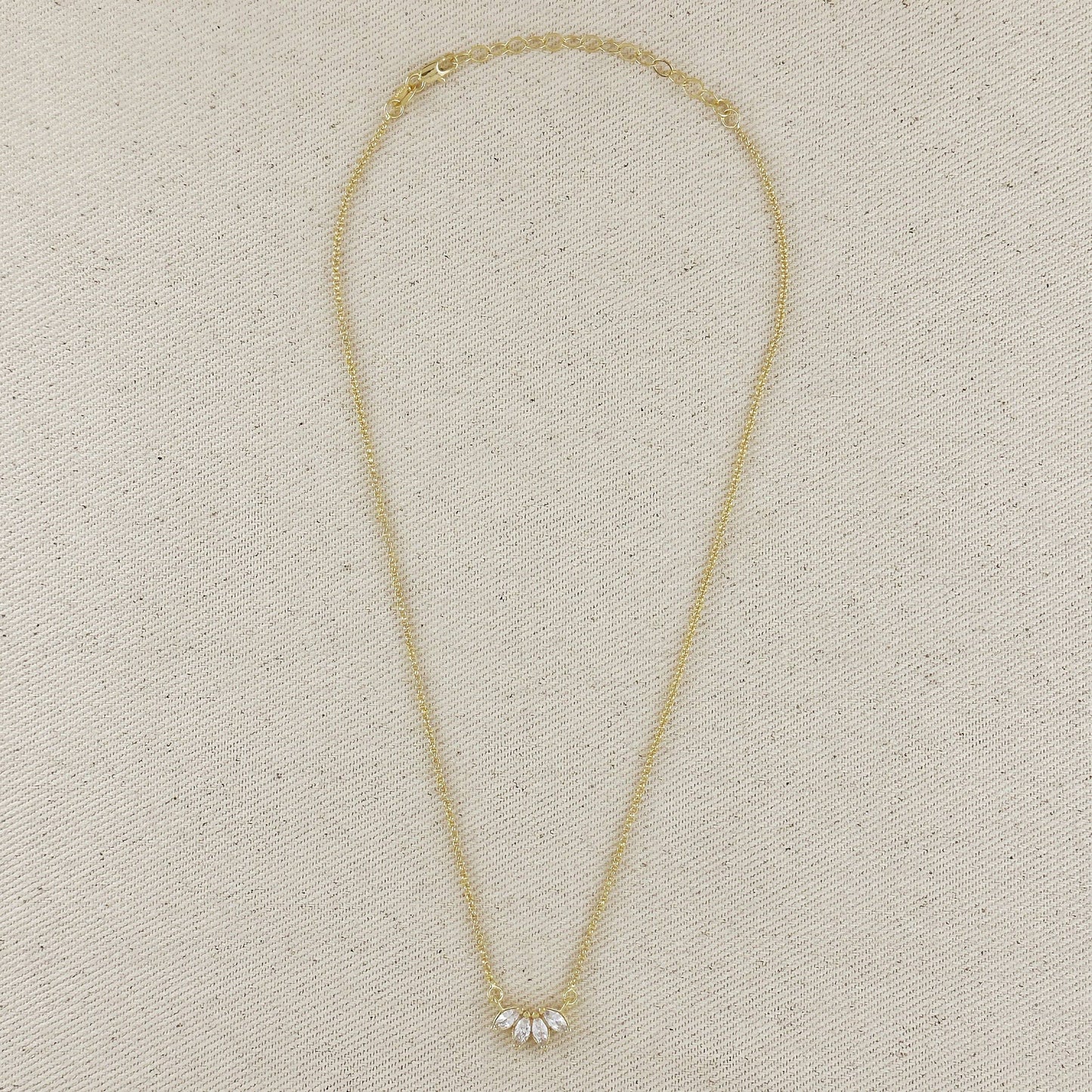 Collier lotus plaqué or 18 carats avec zirconium cubique
