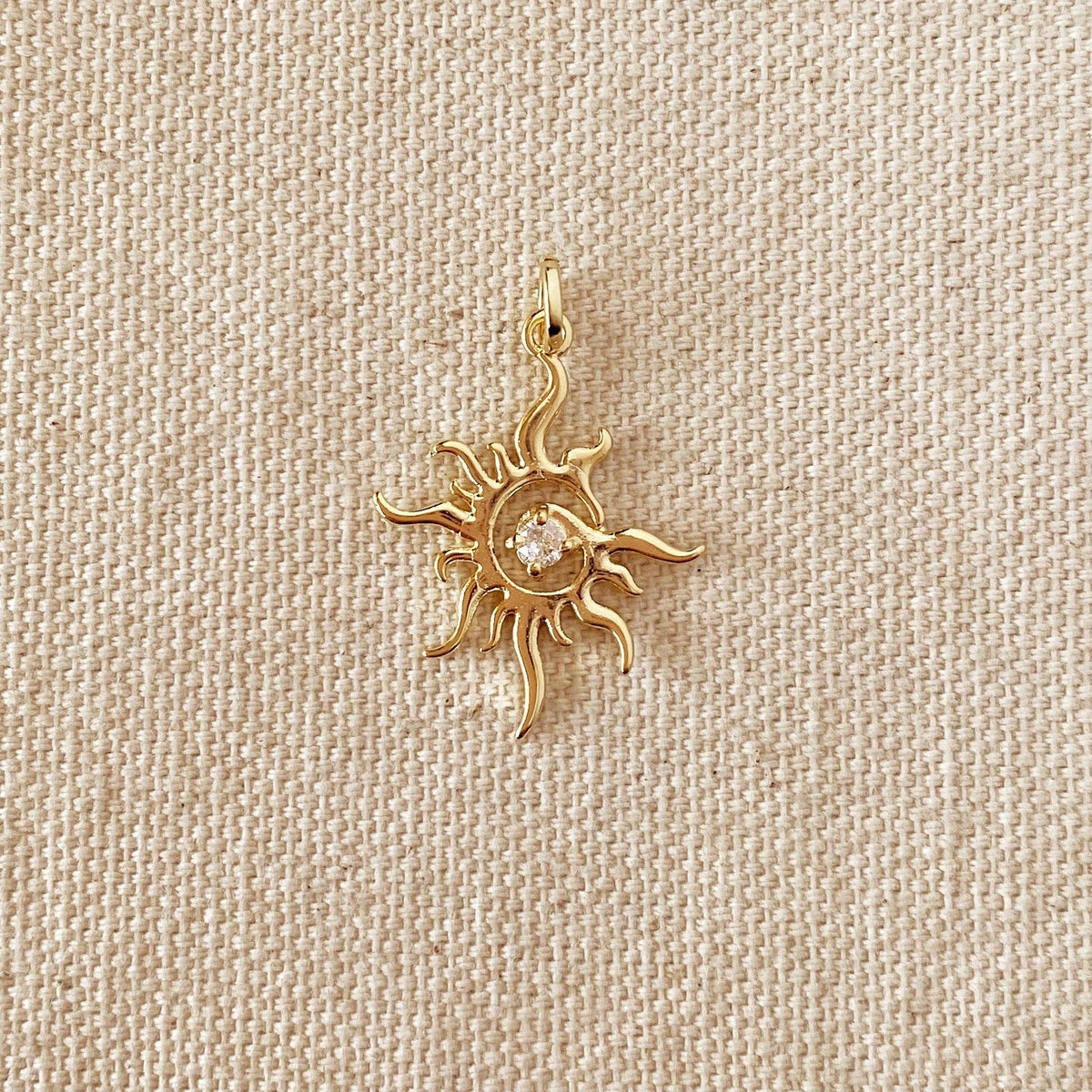 Pendentif soleil radiant en or rempli 18k avec pierres en zircone cubique