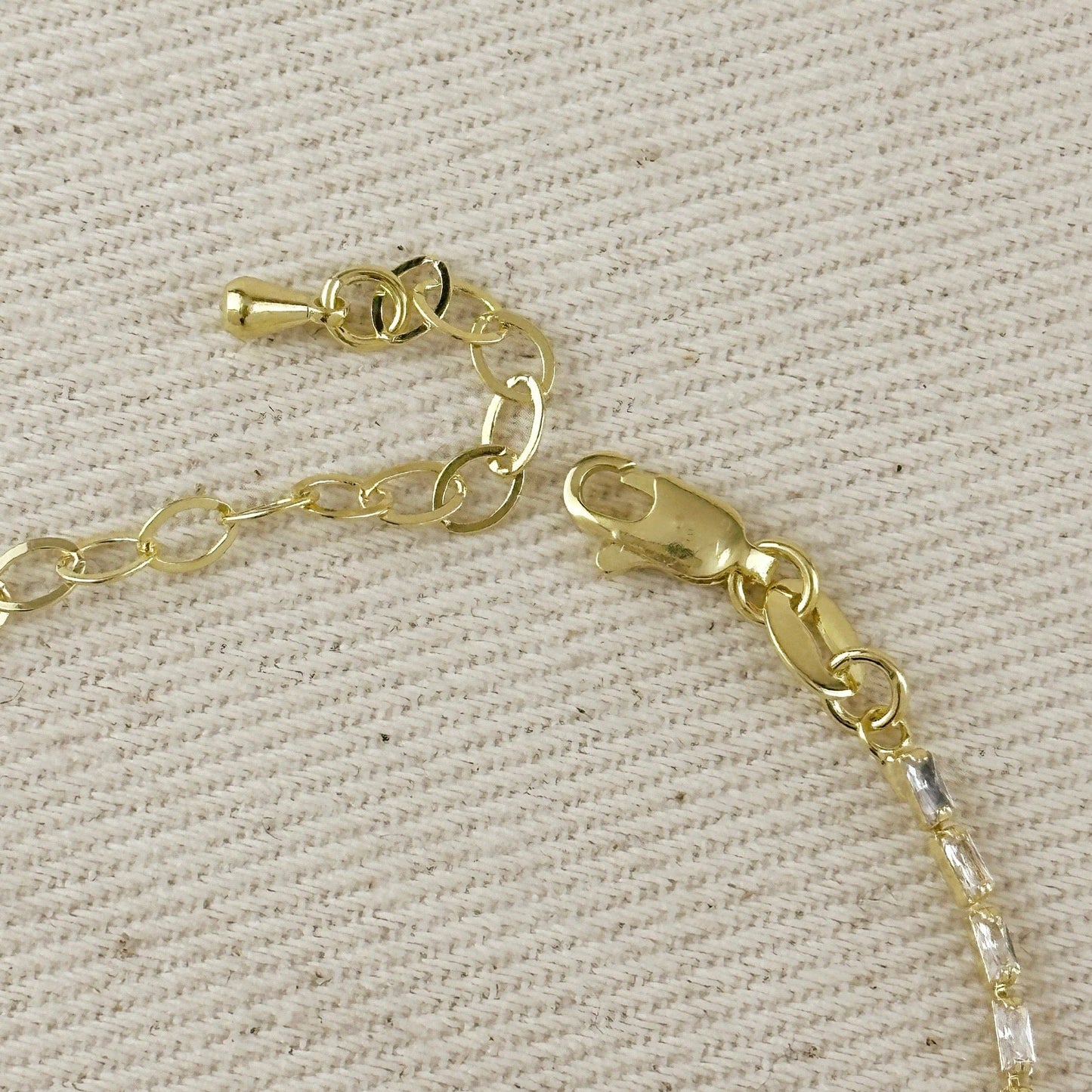 Bracelet de tennis baguette en or 18 carats de 1,5 mm en zircone cubique