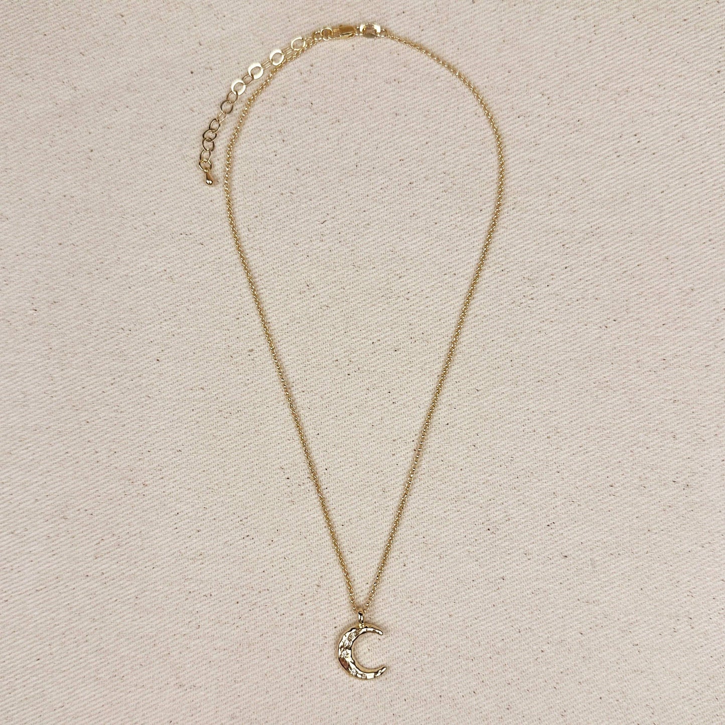 Collier avec chaîne en or et pendentif Croissant de lune martelé, en or rempli 18 carats